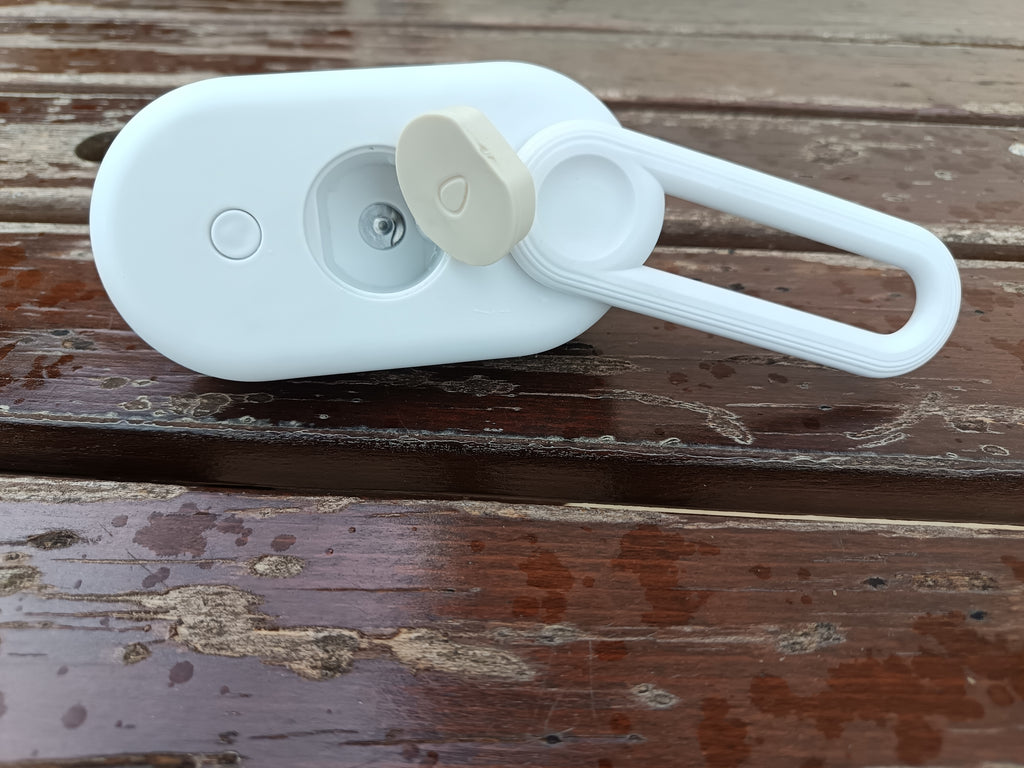 Brosse Électrique 3 en 1 pour Chien et Chat – Peigne Anti-Poils Volants, Vaporisateur & Massage